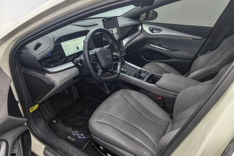Used BYD Seal 07 DM-i 2025 DM-i 1.5L 125km Luxury Model Interior 2