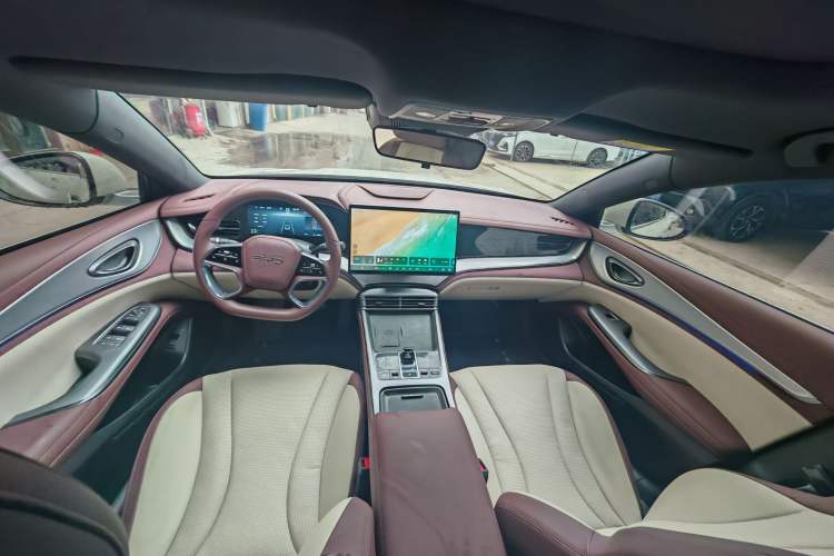 Used BYD Seal 07 DM-i 2025 DM-i 1.5L 125km Luxury Model Interior 4