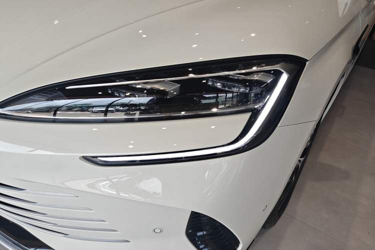 Used BYD Seal 07 DM-i 2025 Intelligent Driving Version DM-i 1.5L 125 km Prestige Edition Left Front Headlight
