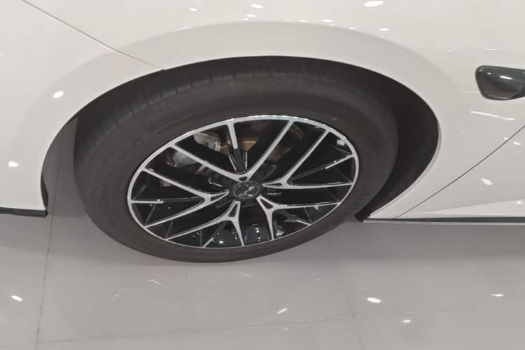 Used BYD Seal 07 DM-i 2025 Intelligent Driving Version DM-i 1.5L 125 km Prestige Edition Left Front Wheel Hub