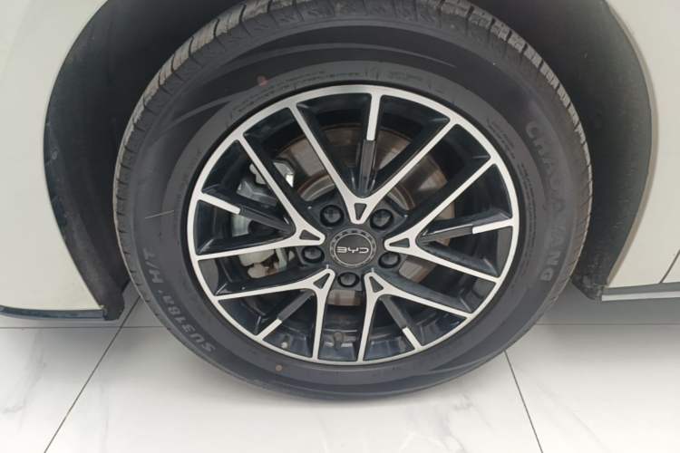 Used BYD Seal 07 DM-i 2025 DM-i 1.5L 70km Elite Model Left Front Wheel Hub