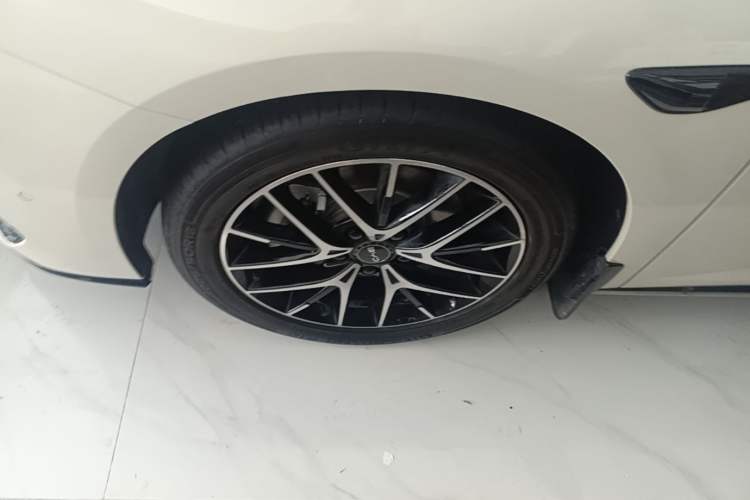 Used BYD Seal 07 DM-i 2025 Intelligent Driving Version DM-i 1.5L 125 km Luxury Edition Left Front Wheel Hub