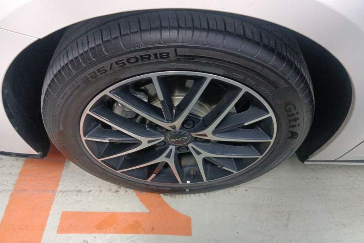 Used BYD Seal 07 DM-i 2025 Intelligent Driving Version DM-i 1.5L 125 km Prestige Edition Left Front Wheel Hub