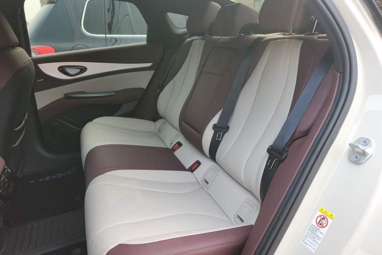 Used BYD Seal 07 DM-i 2025 Intelligent Driving Version DM-i 1.5L 125 km Prestige Edition Left Rear Seat