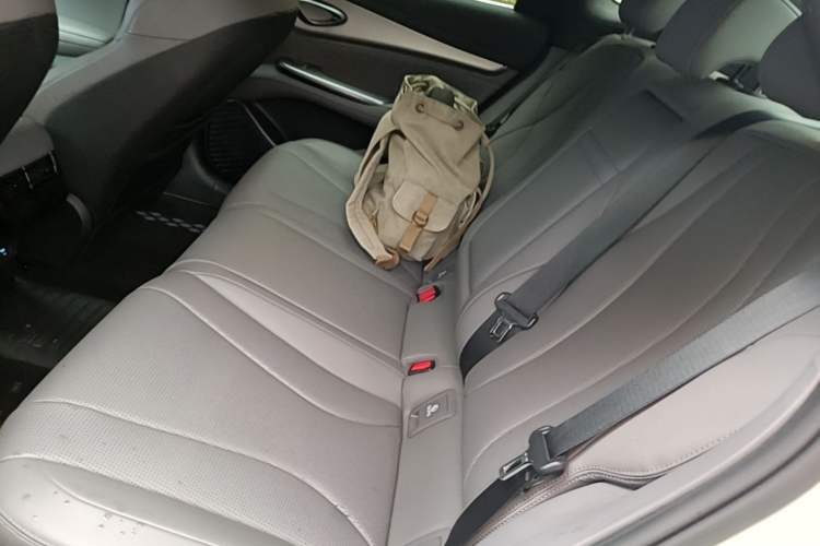 Used BYD Seal 07 DM-i 2025 Intelligent Driving Version DM-i 1.5L 125km Elite Edition Left Rear Seat
