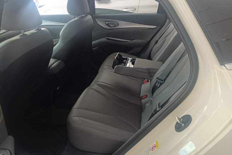 Used BYD Seal 07 DM-i 2025 Intelligent Driving Version DM-i 1.5L 125 km Luxury Edition Left Rear Seat