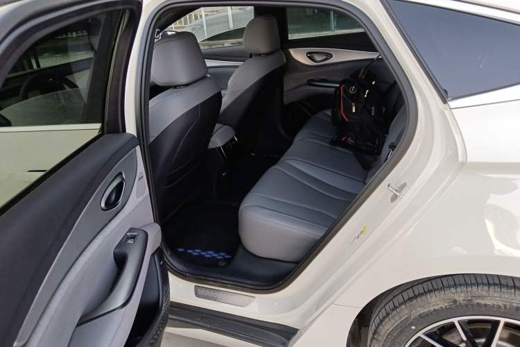 Used BYD Seal 07 DM-i 2025 Intelligent Driving Version DM-i 1.5L 125 km Prestige Edition Left Rear Seat