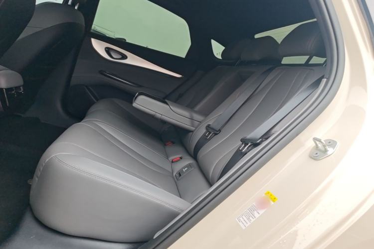 Used BYD Seal 07 DM-i 2025 Intelligent Driving Version DM-i 1.5L 125 km Luxury Edition Left Rear Seat