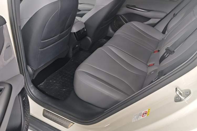 Used BYD Seal 07 DM-i 2025 DM-i 1.5L 125km Prestige Model Left Rear Seat