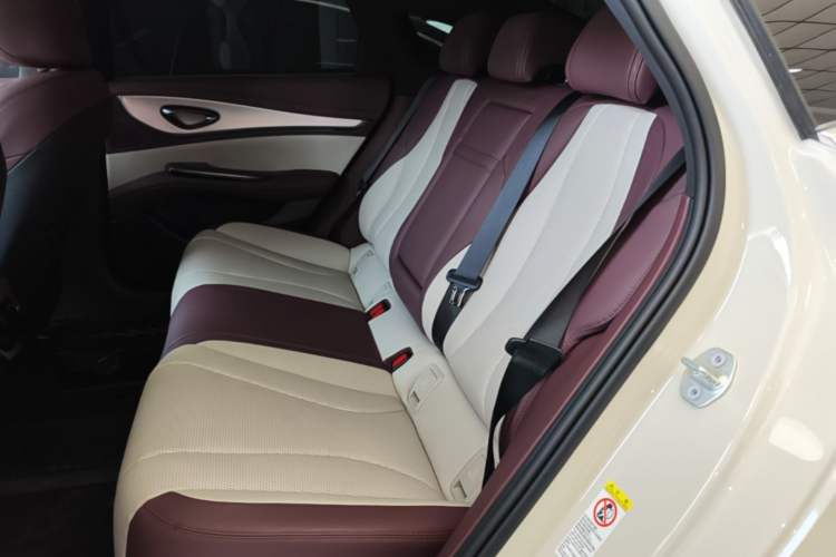 Used BYD Seal 07 DM-i 2025 DM-i 1.5L 125km Luxury Model Left Rear Seat