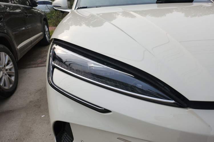 Used BYD Seal 07 DM-i 2025 Intelligent Driving Version DM-i 1.5L 125 km Prestige Edition Right Front Headlight