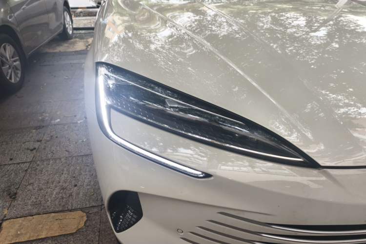 Used BYD Seal 07 DM-i 2025 DM-i 1.5L 125km Luxury Model Right Front Headlight