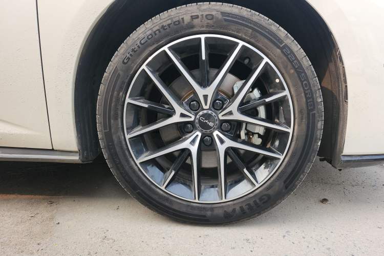 Used BYD Seal 07 DM-i 2025 Intelligent Driving Version DM-i 1.5L 125 km Prestige Edition Right Front Wheel Hub