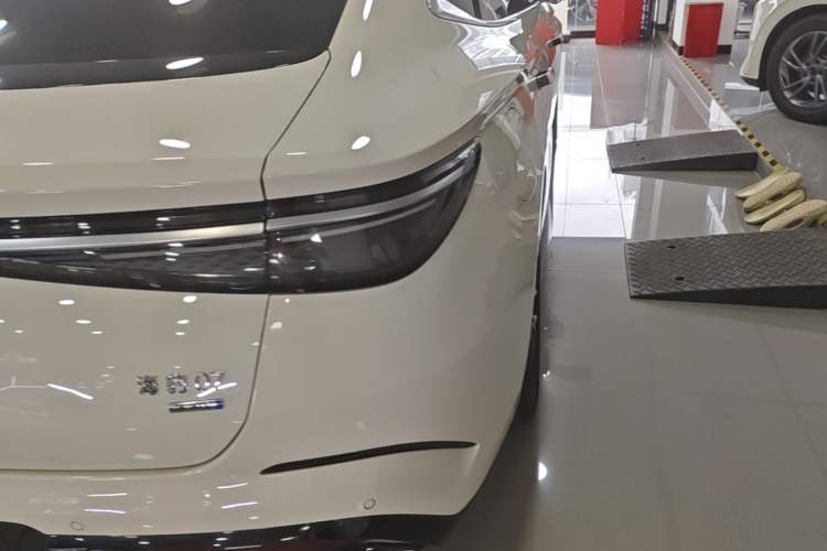Used BYD Seal 07 DM-i 2025 Intelligent Driving Version DM-i 1.5L 125 km Prestige Edition Right Rear Taillight