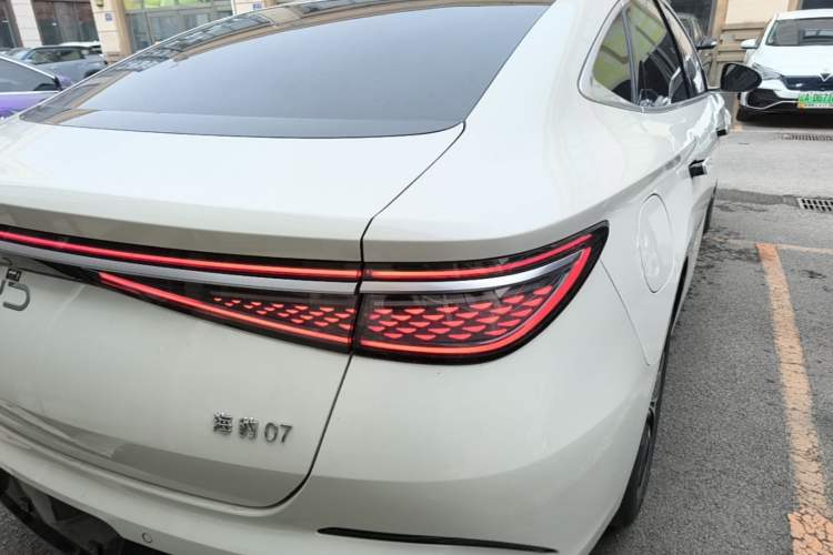 Used BYD Seal 07 DM-i 2025 DM-i 1.5L 125km Luxury Model Right Rear Taillight