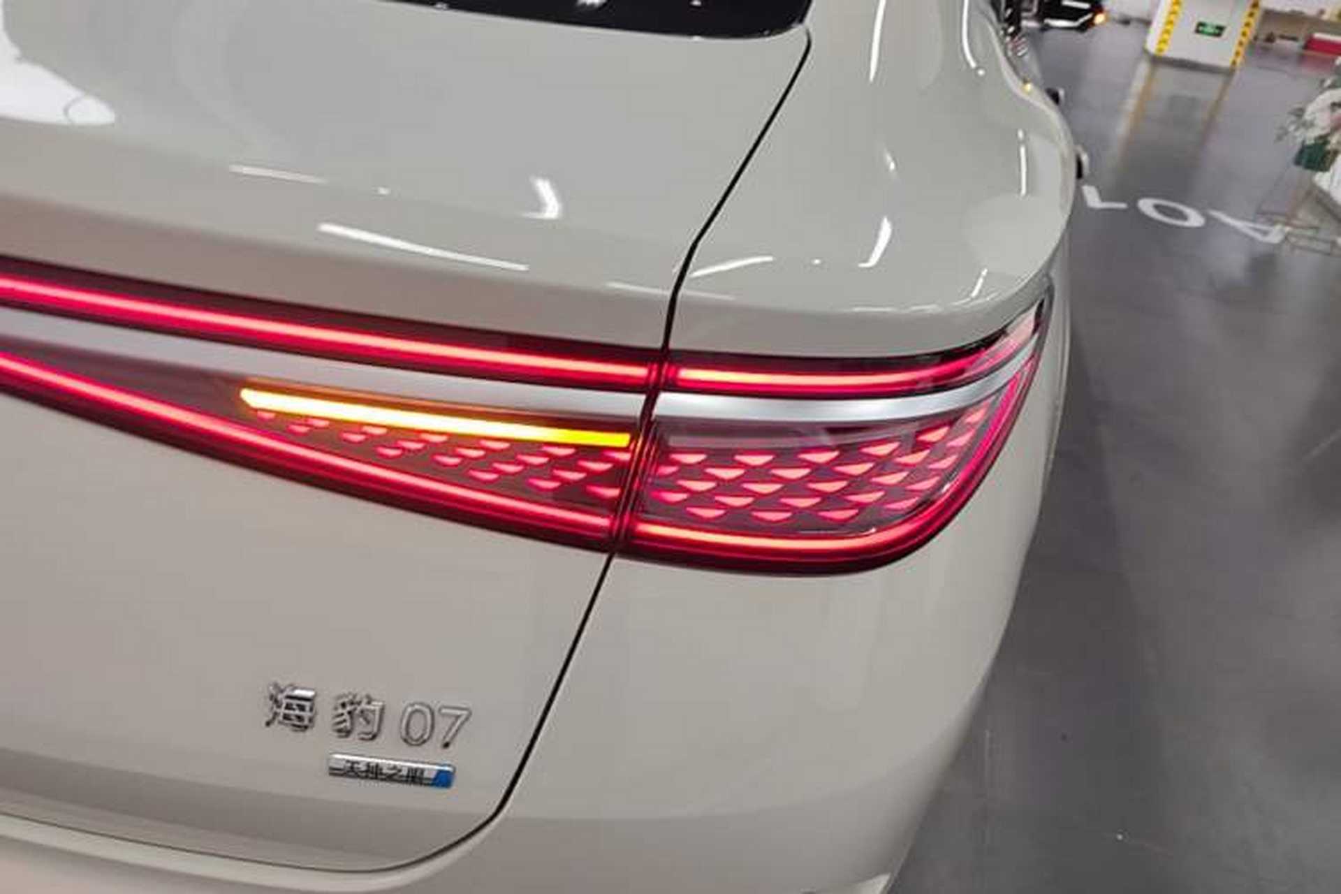 Used BYD Seal 07 DM-i 2025 Intelligent Driving Version DM-i 1.5L 125 km Prestige Edition Right Rear Taillight