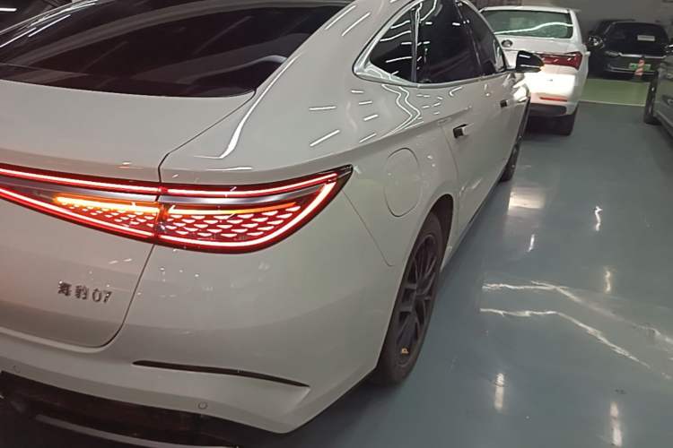 Used BYD Seal 07 DM-i 2025 DM-i 1.5L 125km Luxury Model Right Rear Taillight