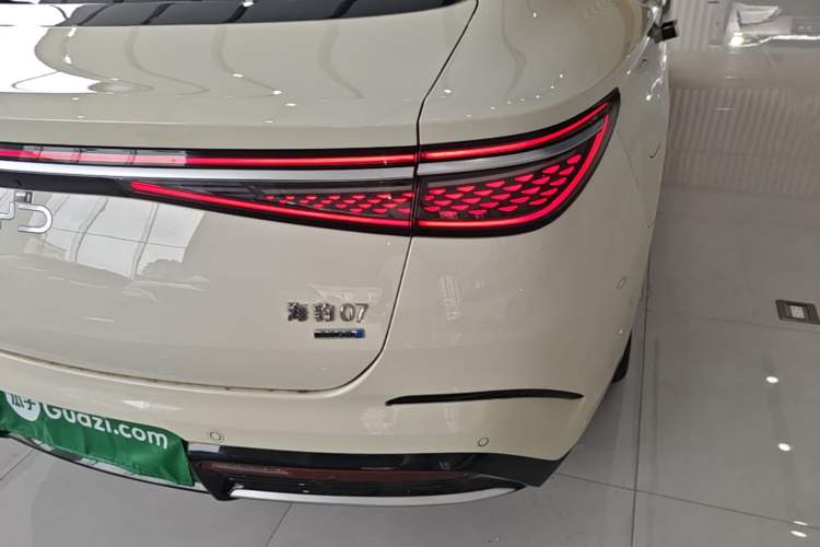 Used BYD Seal 07 DM-i 2025 DM-i 1.5L 125km Prestige Model Right Rear Taillight
