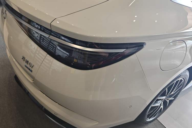 Used BYD Seal 07 DM-i 2025 Intelligent Driving Version DM-i 1.5L 125 km Prestige Edition Right Rear Taillight