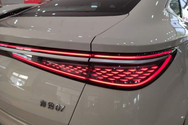 Used BYD Seal 07 DM-i 2025 DM-i 1.5L 70km Elite Model Right Rear Taillight