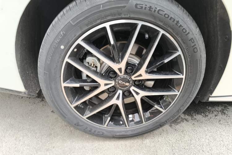 Used BYD Seal 07 DM-i 2025 DM-i 1.5L 125km Luxury Model Right Rear Wheel Hub
