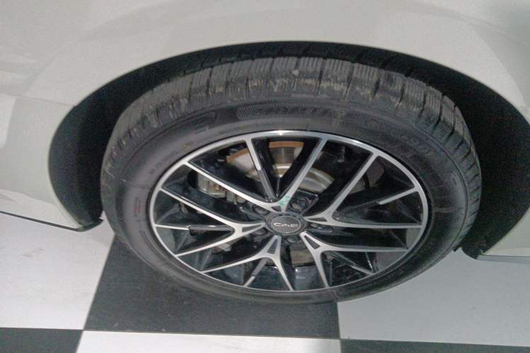Used BYD Seal 07 DM-i 2025 Intelligent Driving Version DM-i 1.5L 125 km Prestige Edition Right Rear Wheel Hub
