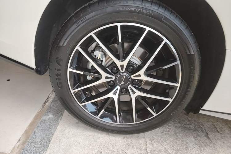 Used BYD Seal 07 DM-i 2025 DM-i 1.5L 125km Elite Model Right Rear Wheel Hub