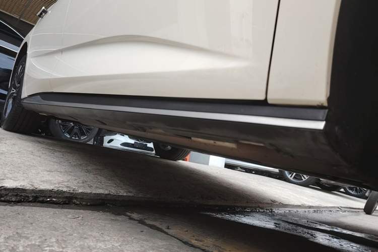 Used BYD Seal 07 DM-i 2025 DM-i 1.5L 125km Elite Model Right Side Sill