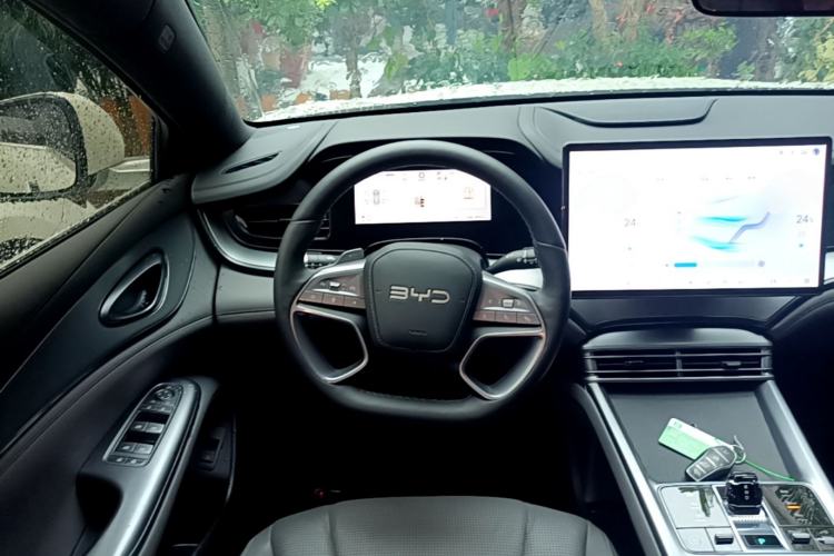 Used BYD Seal 07 DM-i 2025 Intelligent Driving Version DM-i 1.5L 125km Elite Edition Steering Wheel