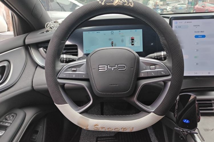 Used BYD Seal 07 DM-i 2025 Intelligent Driving Version DM-i 1.5L 125 km Luxury Edition Steering Wheel