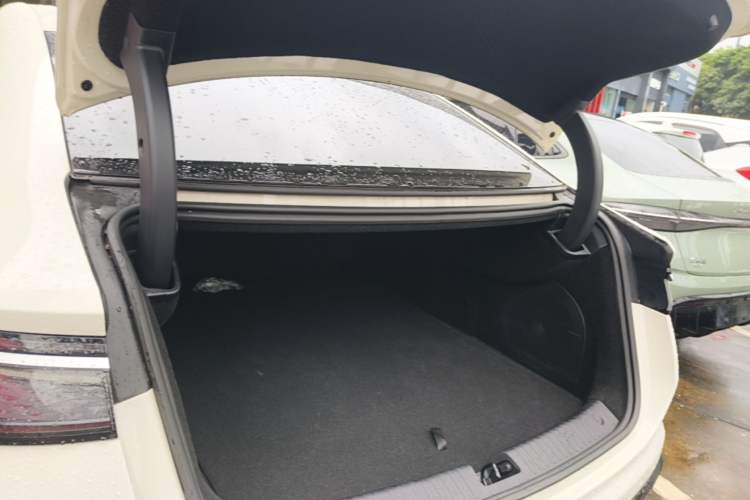 Used BYD Seal 07 DM-i 2025 Intelligent Driving Version DM-i 1.5T 125 km Range Flagship Edition Trunk
