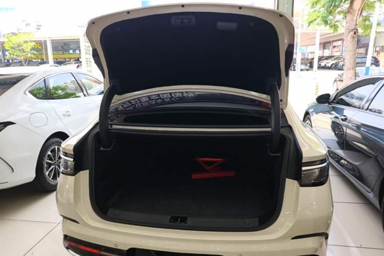 Used BYD Seal 07 DM-i 2025 DM-i 1.5L 125km Luxury Model Trunk