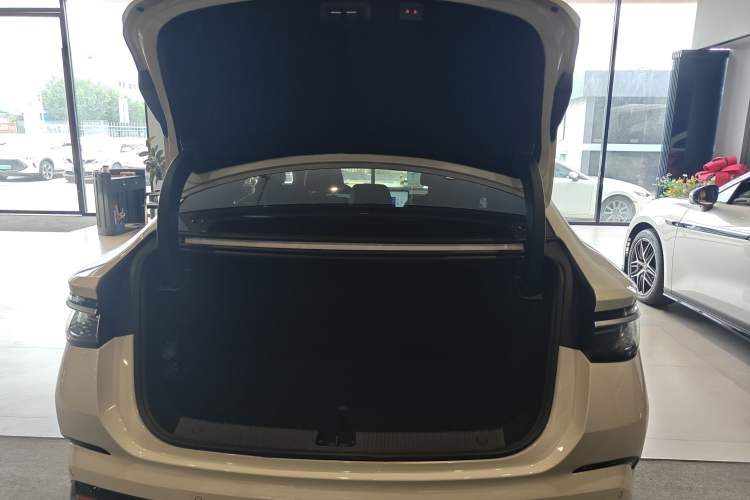 Used BYD Seal 07 DM-i 2025 Intelligent Driving Version DM-i 1.5L 125 km Prestige Edition Trunk