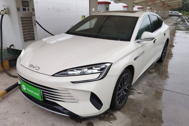 BYD Seal 07 DM-i 2025 DM-i 1.5L 125km Prestige Model usata