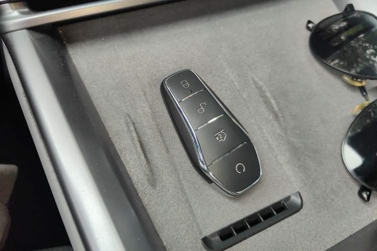 Used BYD Seal 07 DM-i 2025 DM-i 1.5L 125km Luxury Model Vehicle Key