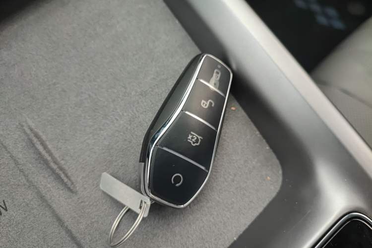 Used BYD Seal 07 DM-i 2025 Intelligent Driving Version DM-i 1.5T 125 km Range Flagship Edition Vehicle Key