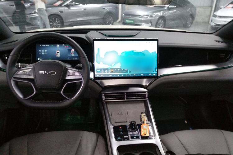 Used BYD Seal 07 DM-i 2025 Intelligent Driving Version DM-i 1.5L 125 km Prestige Edition Center Console