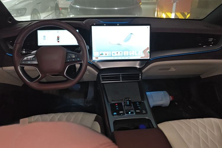 Used BYD Seal 07 DM-i 2025 Intelligent Driving Version DM-i 1.5T 125 km Range Flagship Edition Center Console