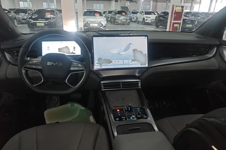 Used BYD Seal 07 DM-i 2025 Intelligent Driving Version DM-i 1.5L 125 km Prestige Edition Center Console