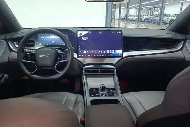 Used BYD Seal 07 DM-i 2025 DM-i 1.5L 125km Luxury Model Center Console