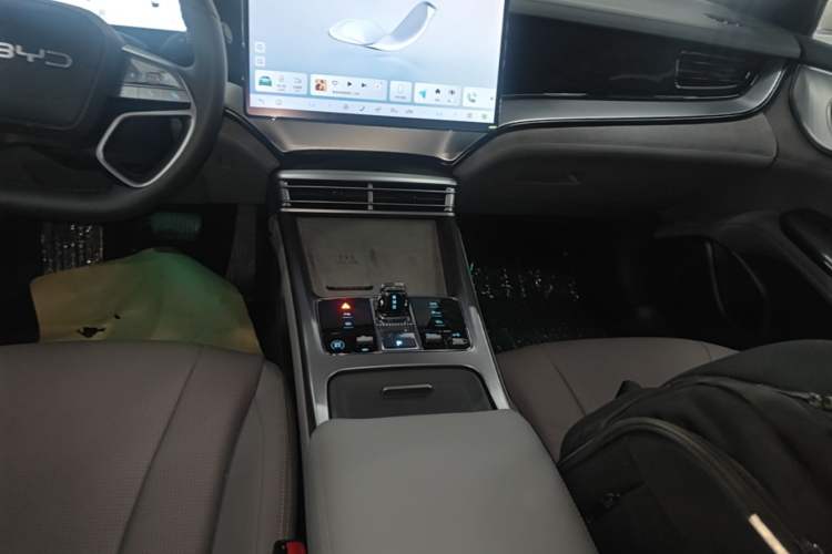 Used BYD Seal 07 DM-i 2025 Intelligent Driving Version DM-i 1.5L 125 km Prestige Edition Gear Lever