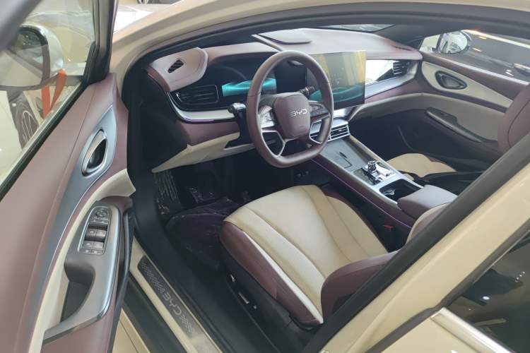 Used BYD Seal 07 DM-i 2025 Intelligent Driving Version DM-i 1.5L 125 km Prestige Edition Interior 3