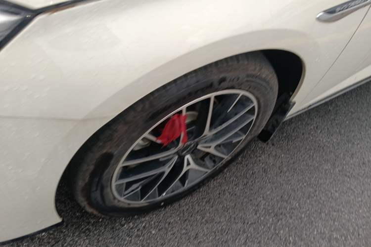 Used BYD Seal 07 DM-i 2025 DM-i 1.5L 125km Luxury Model Left Front Wheel Hub