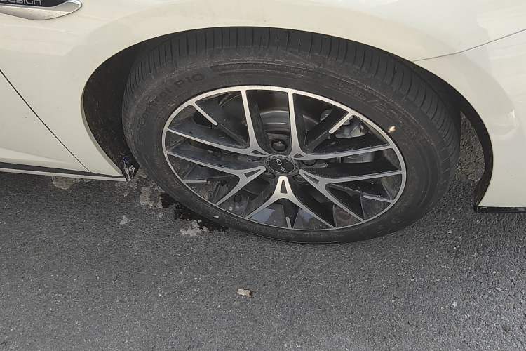 Used BYD Seal 07 DM-i 2025 DM-i 1.5L 125km Luxury Model Right Front Wheel Hub