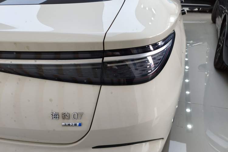 Used BYD Seal 07 DM-i 2025 Intelligent Driving Version DM-i 1.5L 125 km Prestige Edition Right Rear Taillight