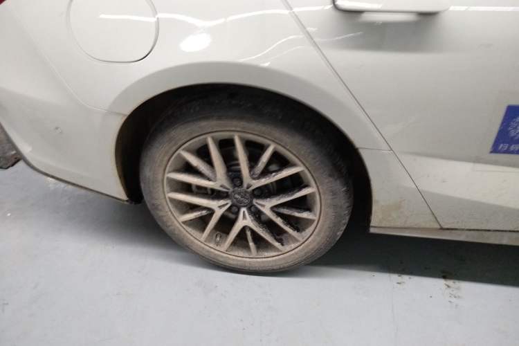 Used BYD Seal 07 DM-i 2025 Intelligent Driving Version DM-i 1.5L 125 km Prestige Edition Right Rear Wheel Hub