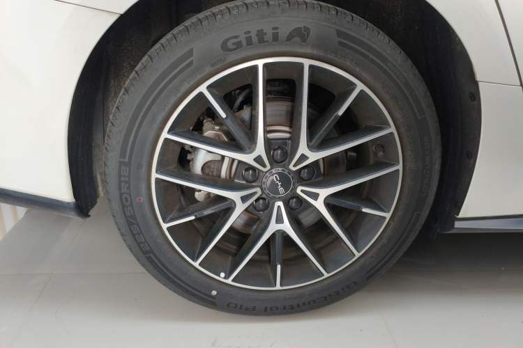 Used BYD Seal 07 DM-i 2025 Intelligent Driving Version DM-i 1.5L 125 km Prestige Edition Right Rear Wheel Hub