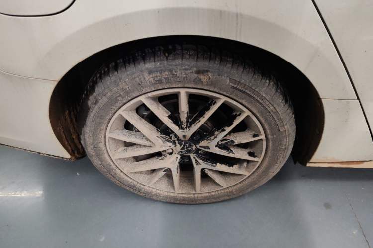 Used BYD Seal 07 DM-i 2025 Intelligent Driving Version DM-i 1.5L 125 km Prestige Edition Right Rear Wheel Hub