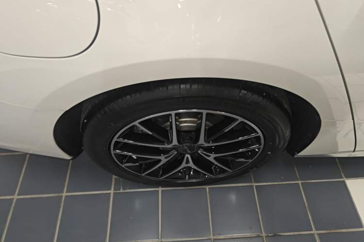 Used BYD Seal 07 DM-i 2025 Intelligent Driving Version DM-i 1.5L 125 km Prestige Edition Right Rear Wheel Hub