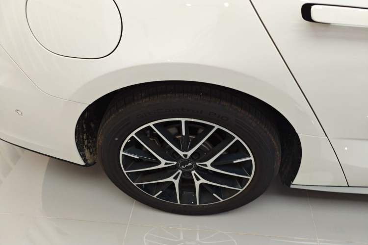 Used BYD Seal 07 DM-i 2025 Intelligent Driving Version DM-i 1.5L 125 km Prestige Edition Right Rear Wheel Hub